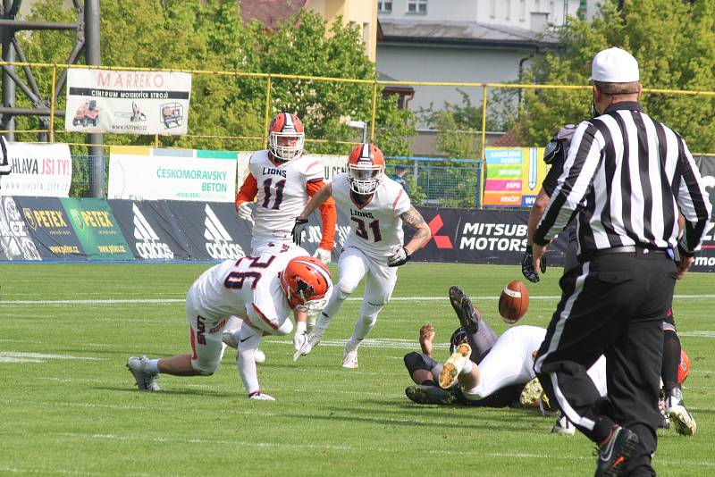 Paddock liga Gladiators (v šedém) vs. Lions