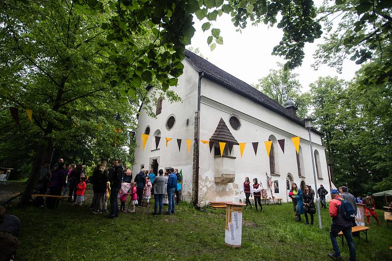 Tradiční průvod krojovaných jihlavských havířů ke Kostelu svatého Jana Křtitele v Jihlavě.