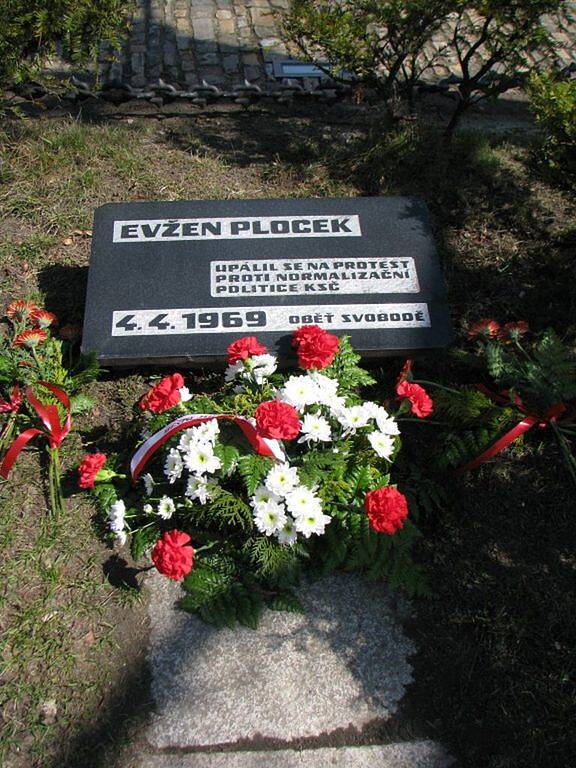 Uctění památky Evžena Plocka, v sobotu uplyne čtyřicet let od jeho upálení