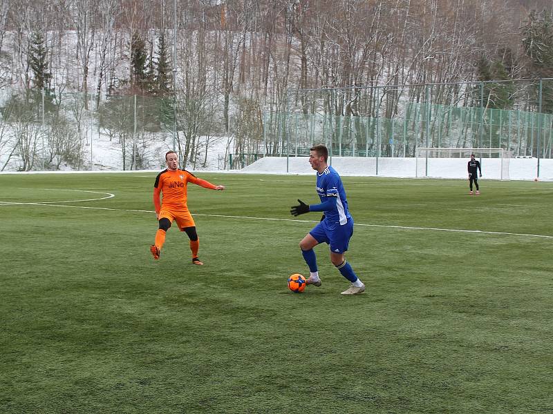 V dalším přípravném utkání zdolali jihlavští fotbalisté třetiligové Živanice 2:1 brankami Křišťála a Rittera.