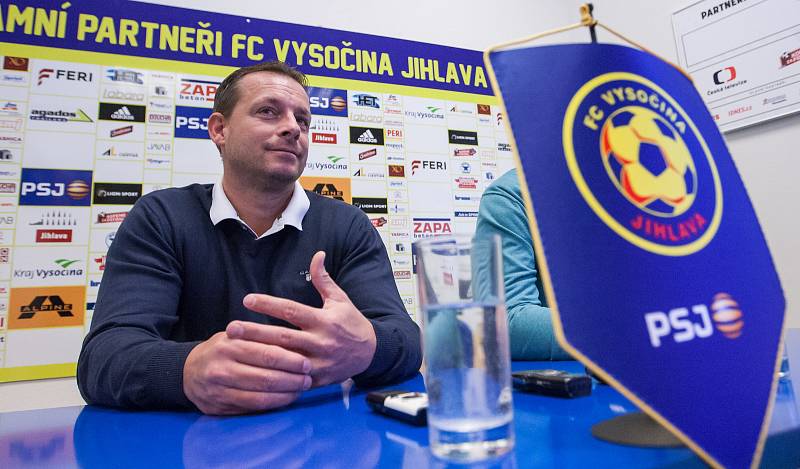 Tisková konference s novým hlavním trenérem FC Vysočina Martinem Svědíkem.