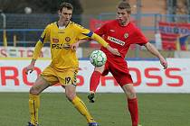 Svůj ligový gól vsítil v dresu FC Vysočina útočník Arnold Šimonek (ve žlutém). Jeho hlavičkový zásah podtrhl výhru Jihlavy nad Brnem a pomohl týmu k zisku dalších tří ligových bodů.