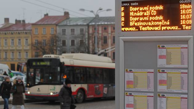 Intelignení zastávky fungují dobře, ne však dokonale. Stále jsou v testovacím provozu.