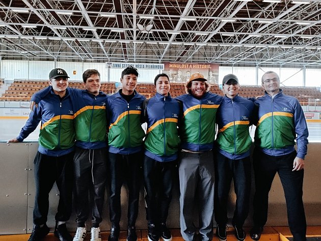OBRAZEM: Hokejové Vánoce. Brazilští hráči navštívili prvoligové utkání Dukly