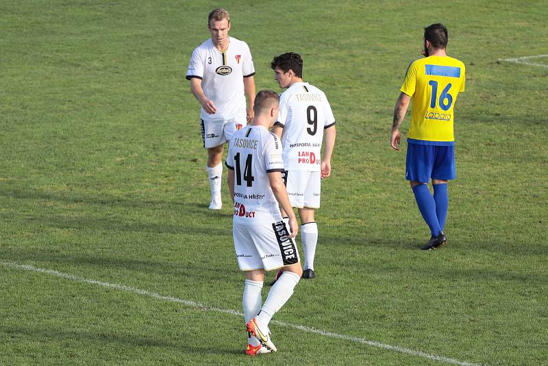 Fotbalisté Tasovic (v bílém) remizovali v 5. kole letošního ročníku moravskoslezské divize D s mužstvem Velké Bíteše 1:1.