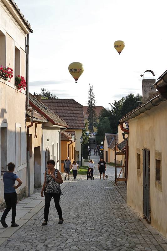 Historické slavnosti v Telči a následné lety balónem.