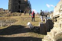 Na sobotní akci pod hradem Rokštejn mířili turisté v celých houfech