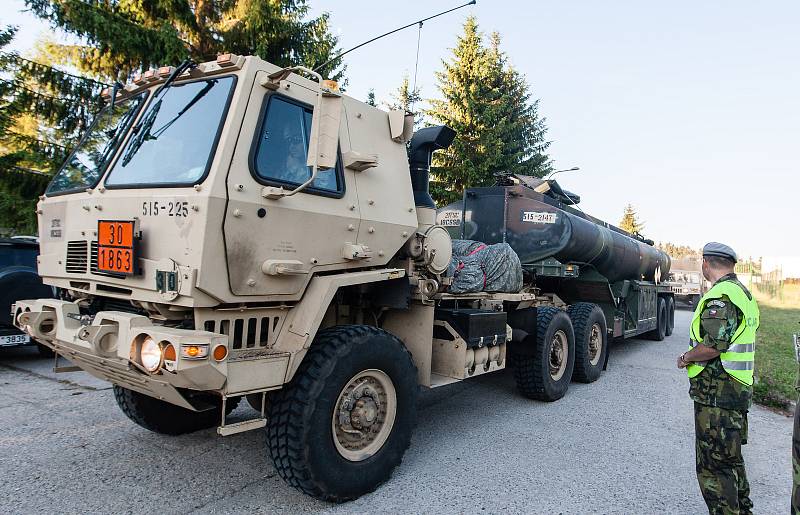 Po noci ve vojenském prostoru Rančířov u Jihlavy vyrazil americký konvoj ve čtvrtek 15. června po 6 hodině ráno po dálnici D1 a D2 směrem na Břeclav.