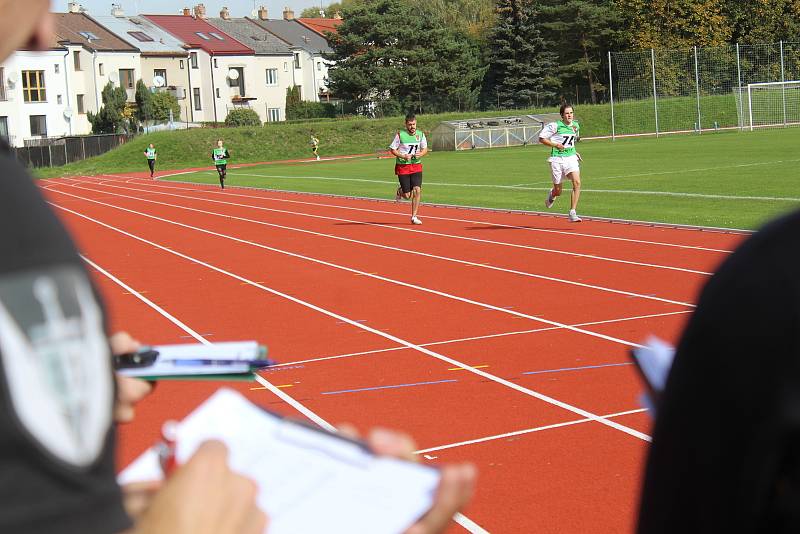 Časy na kilometr byly velmi rychlé, ti nejlepší běžci se blížili hranici tří minut.