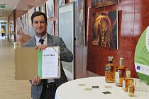 Whisky z Třebíče má nově certifikát Vysočina regionální produkt.