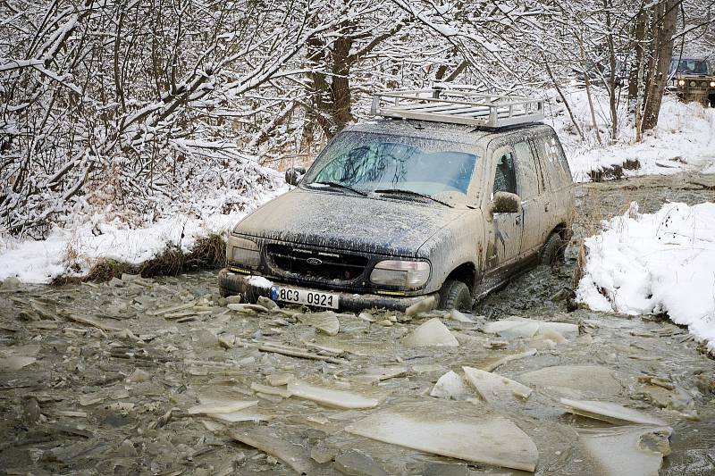 Povánoční ježdění v bahně a ledových krách v areálu pístovských mokřadů.