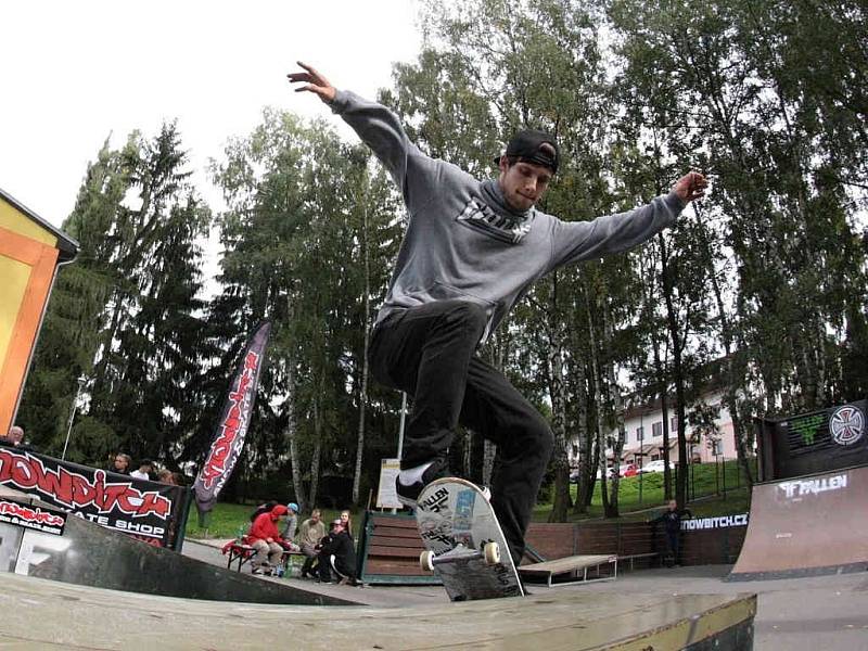 Pro vyznavače skateboardingu je prkno samozřejmostí.