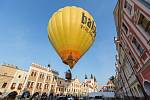 Horkovzdušné balony startovaly 25. srpna z telčského Náměstí Zachariáše z Hradce.