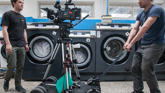 Natáčení krátkometrážního snímku s názvem Devadesát stupňů v Jihlavské prádelně.
