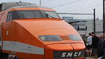 Souprava TGV, která v roce 1981 jela rekordní rychlostí 380 kilometrů v hodině, bude až do odpoledne k vidění na jihlavském hlavním nádraží.