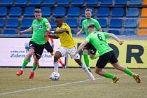 Dvakrát se v neděli v domácím duelu proti Karviné (v zelených dresech) prosadili fotbalisté FC Vysočina (ve žlutých dresech).