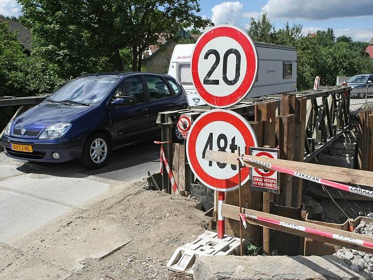 Na hlavním tahu ve směru na Vídeň jsou dopravní komplikace