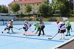 Jihlavští hokejbalisté dokonale využili ve finále druhé hokejbalové ligy výhody domácího prostředí. Hostující Sudoměřice (na snímku z druhého utkání v zeleném) zdolali 4:1 a 4:2 a jsou krůček od zisku vítězného poháru.