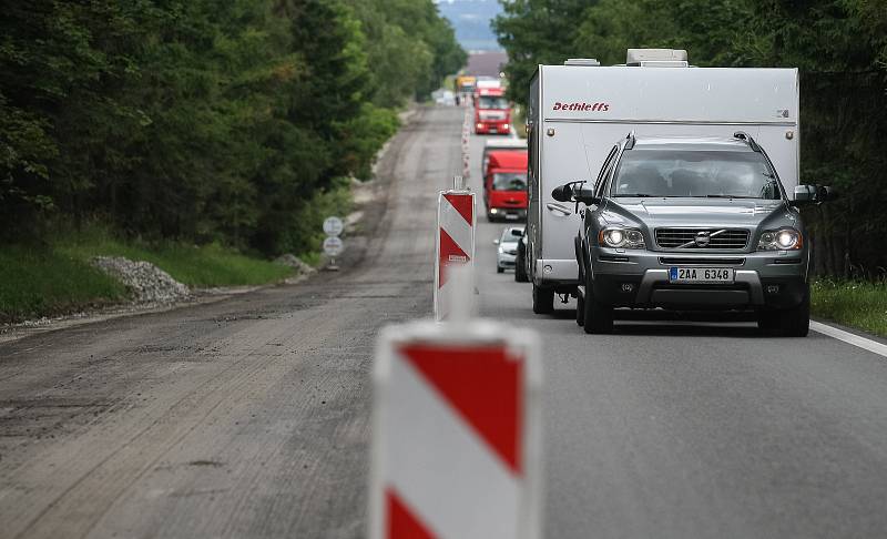 Rekonstrukce silnice č. 38 mezi Stonařovem a Dlouhou Brtnicí.