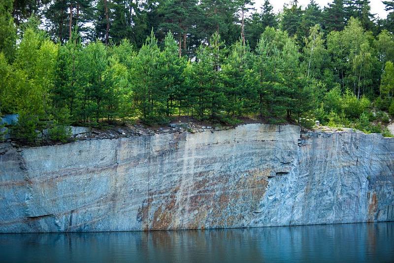 Území Geoparku Vysočina nabízí celou řadu přírodních krás. Z Telče na Míchovu skálu, přes těžební lom v Mrákotíně až na hrad Roštejn.