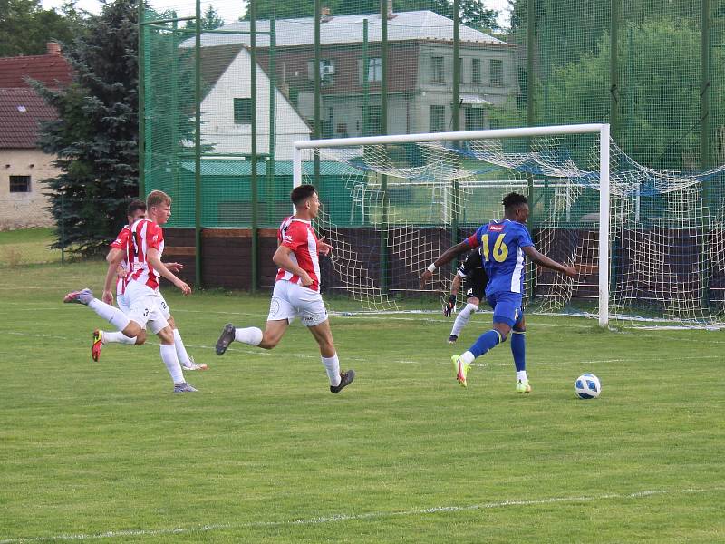 Přípravné utkání mezi Vysočinou Jihlava a Viktorií Žižkov v Dolních Kralovicích.