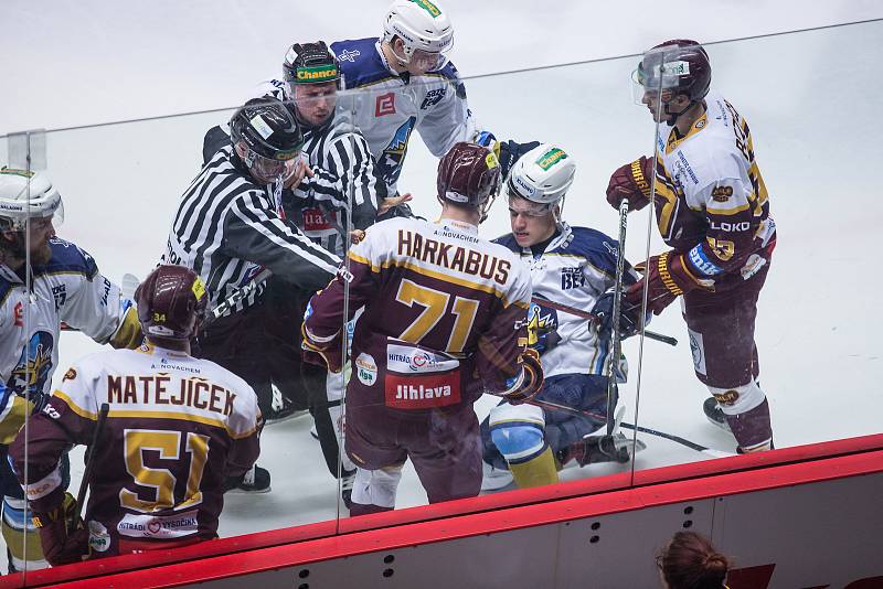 Pátý zápas semifinále play off první hokejové ligy mezi týmy HC Dukla Jihlava a Rytíři Kladno.