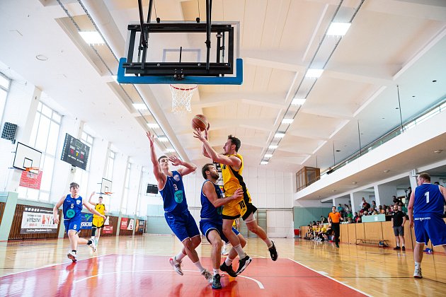Absolutní výbuch. Basketbalové derby Vysočina hrubě zpackala v poslední čtvrtině