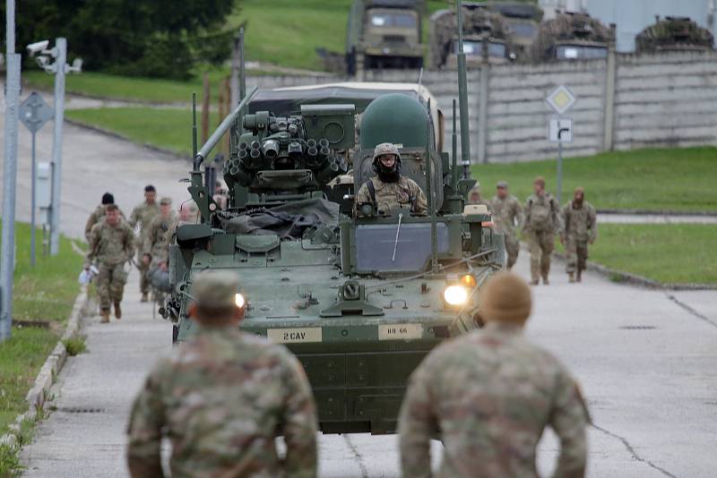 Kolony americké armády dorazily do tábora v Rančířově, odkud budou po odpočinku pokračovat do Břeclavi, a pak do Maďarska na cvičení NATO.