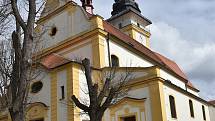 K uctění památky těch, kteří podlehli koronaviru se připojil i kostel svatého Jiljí v Moravských Budějovicích