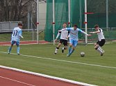 Duel sedmnáctého kola divize D mezi Havlíčkovým Brodem (v bílém) a Humpolcem vítěze nepoznal. Hosté vybojovali konečnou remízu 1:1 gólem v předposlední minutě.