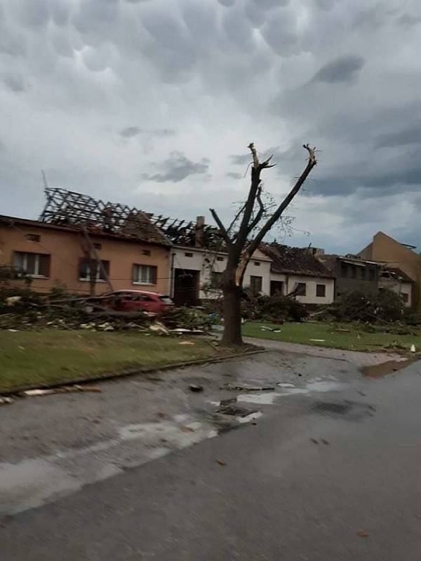 Na jižní Moravu míří i energetici z jiných regionů, které nejsou aktuálně tolik zasažené, aby pomohli právě v těchto lokalitách.