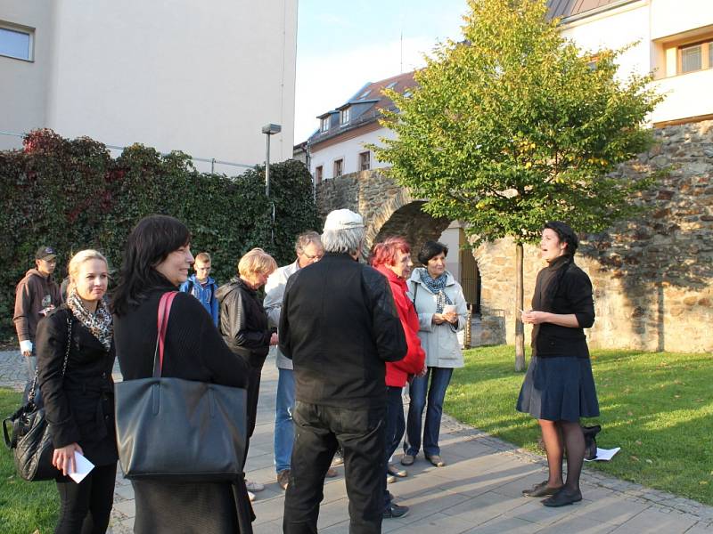 Muzeum na dlažbě začalo na Masarykově násměstí a končilo v Parku Gustava Mahlera.