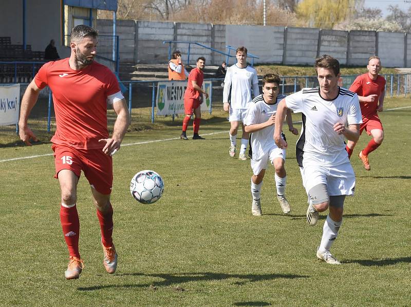 Byla to opět pořádná zápasová porce, kterou museli absolvovat divizní fotbalisté v uplynulém ročníku. Nekonečný kolotoč má nyní jen krátkou přestávku.