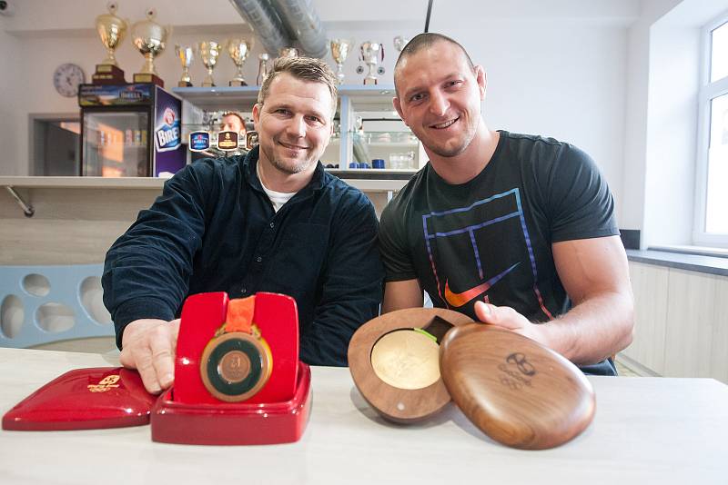 Také na Vysočině vyrůstají olympijští medailisté. Na snímku Marek Švec (vlevo) a Lukáš Krpálek.