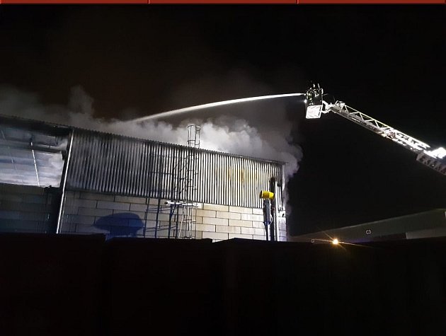 Elektroodpad v Jihlavě zachvátil požár. Oheň způsobil škodu dva miliony korun