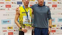 Svěřenci týmu Atletika Jihlava Eduard Kubelík s Mikulášem Střelcem.