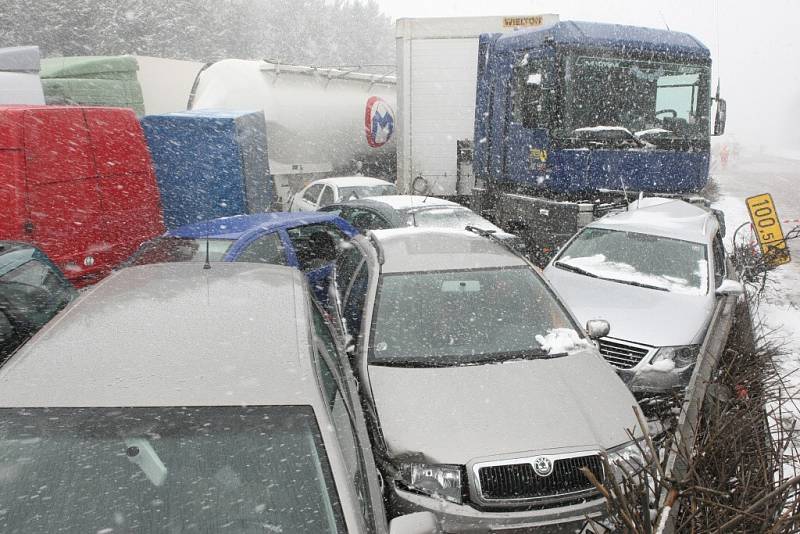 Hromadná nehoda na dálnici D1.