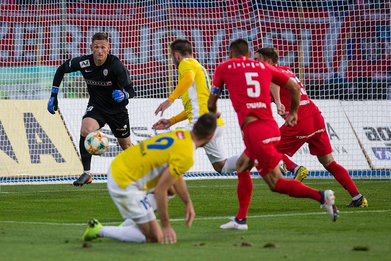 Deváté kolo FNL mezi FC Vysočina Jihlava a FC Zbrojovka Brno.