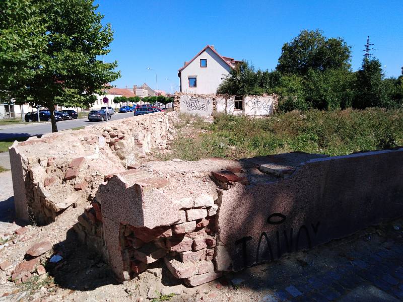 Demolice bývalého hotelu.