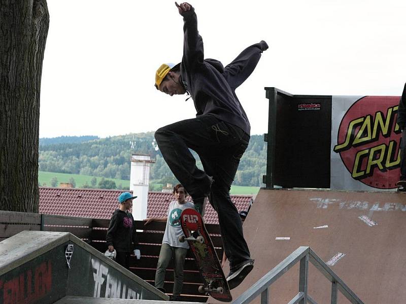 Pro vyznavače skateboardingu je prkno samozřejmostí.