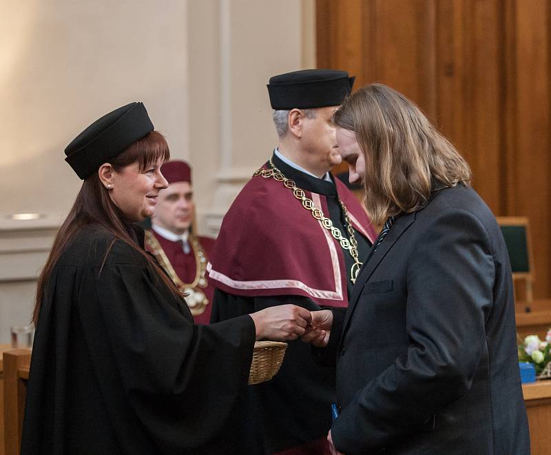 Promoce absolventů Vysoké školy polytechnické Jihlava v oborech Všeobecná sestra, Zdravotně sociální pracovník, Komunitní péče v porodní asistenci.