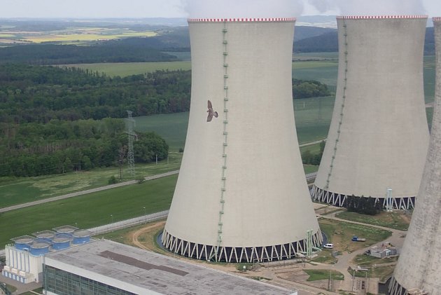 Dukovany jsou jedna ze dvou jaderných elektráren v České republice. Nachází se nedaleko Třebíče a je první jadernou elektrárnou postavenou na českém území.  Elektrárna Dukovany se začala stavět v roce 1978, první blok byl uveden do provozu v roce 1985, po