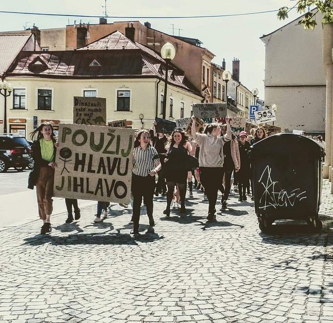 Studenti v Jihlavě opět vyrazili do ulic, stávkovali za klima.
