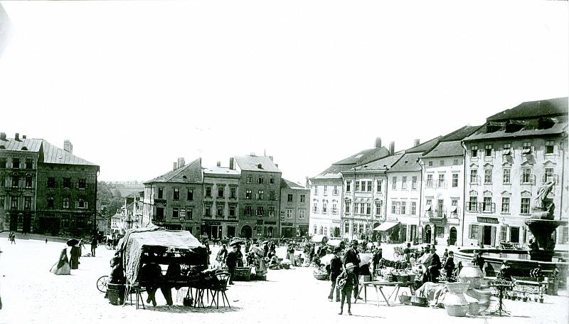 Trhy na jihlavském náměstí se těšily velké oblibě ještě za prvorepublikového Československa.