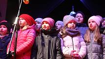 V Jihlavě bylo zpívání koled obohaceno o vystoupení dětí z jihlavské ZUŠ.
