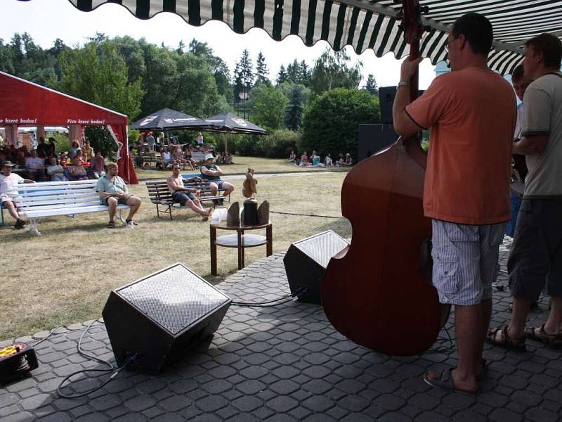 Bluegrassový festival v Lukách nad Jihlavou.