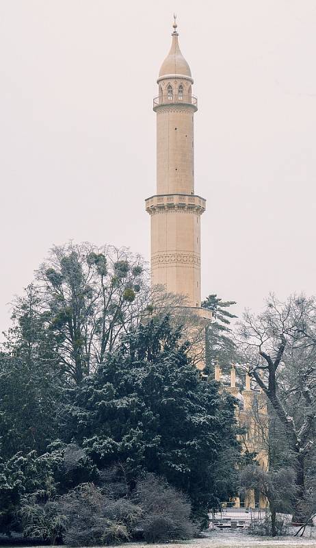 Minaret u Lednice na Břeclavsku v zimním hávu, 9.2.2021