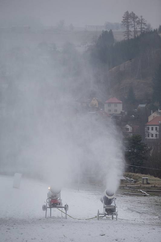 Zasněžování Ski areálu v Lukách nad Jihlavou.