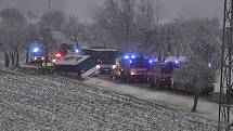Na silnici mezi obcemi Puklice a Příseka na Jihlavsku havaroval 4. prosince 2020 autobus.