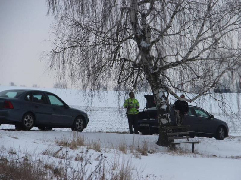 Policisté v passatu hlídkovali blízko skládky    